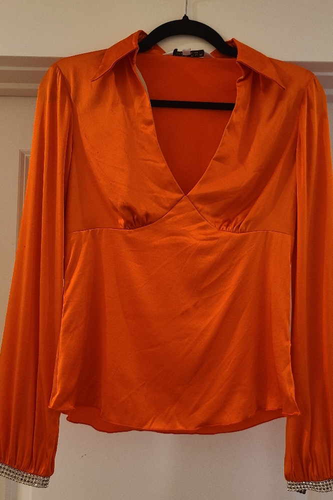 Trina Turk Los Angeles Orange Silk V Neck Long Sleeve Blouse Jeweled Cuffs Small - Picture 5 of 10